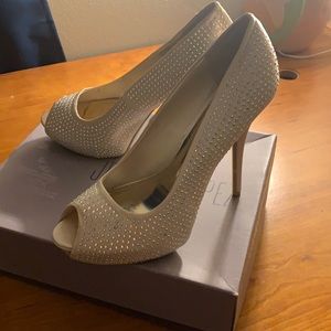 NIB Jennifer Lopez heels size 10
